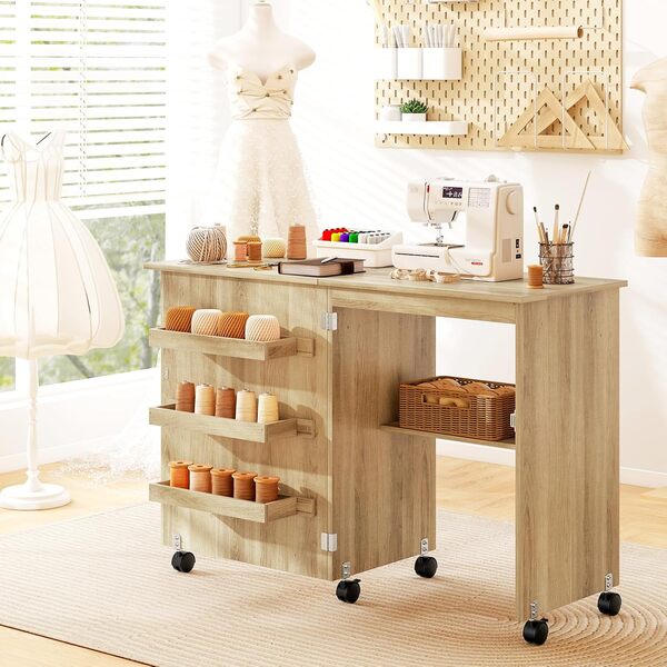 GIANTEX Table Couture Pliante, Meuble Machine à Coudre avec 4 Étagères pour Travaux Manuels, 5 roulettes, Armoire Couture avec Rangement pour Petits Espaces (118,5 x 40 x 79,5 cm, Naturel Clair)