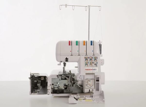 Necchi N183 Machine à coudre, intérieur en aluminium moulé sous pression, coque en ABS, blanc, régulier