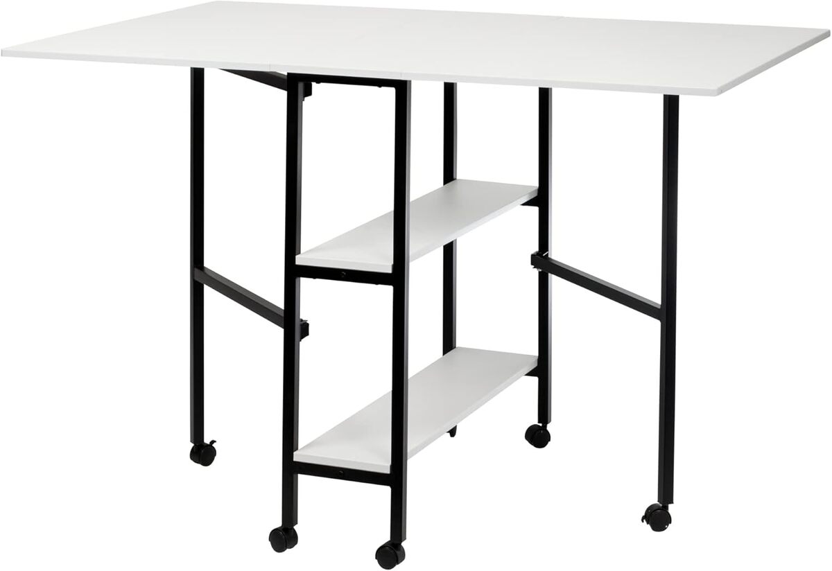 Test : table de couture pliante avec rangement