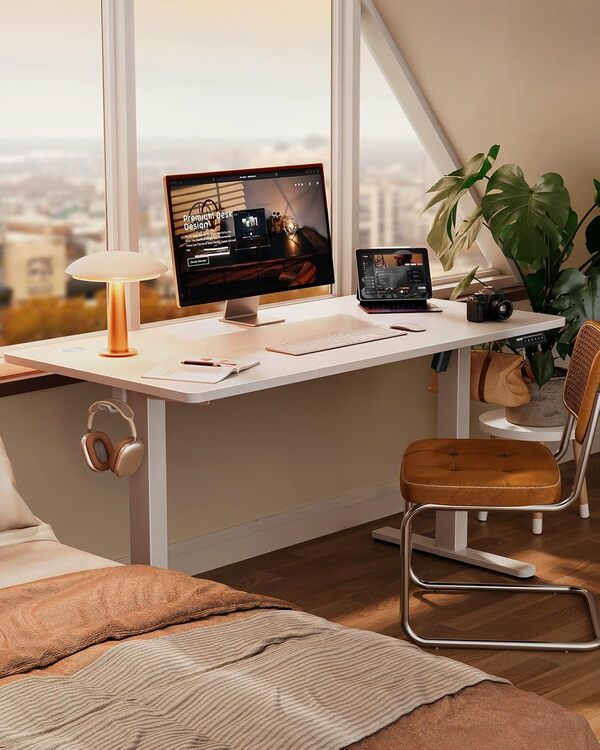 ErGear Bureau Assis Debout Electrique, Bureau Réglable en Hauteur Electrique 120 x 60 cm, Bureau Informatique avec Panneau Intelligent à 4 Mémoires, Bureau Blanc avec Plateau en Panneaux Assemblés