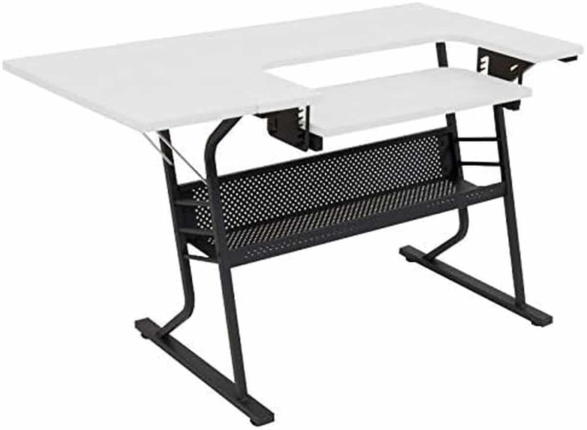 Test de la table Hobby noir & blanc de Sewing Online