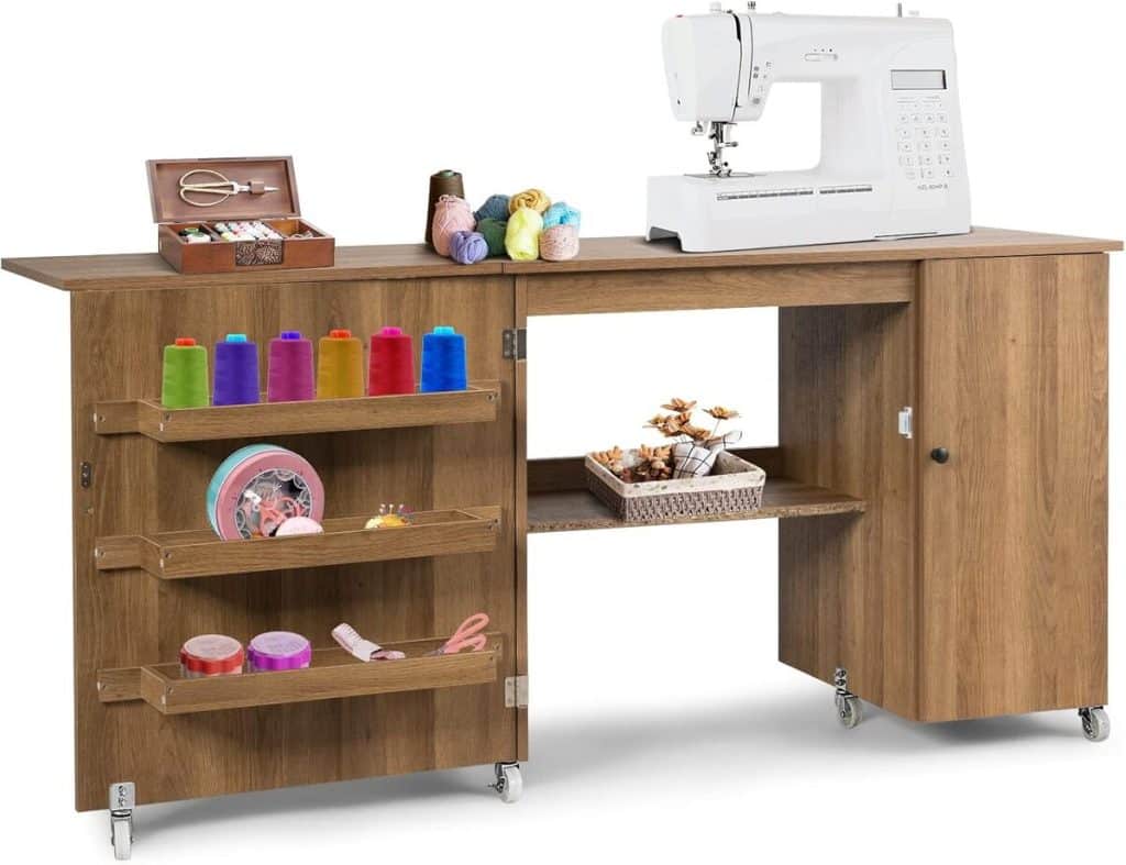 Test : table de couture pliable Costway avec étagères et roulettes