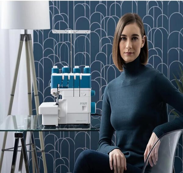 PFAFF Machine à coudre Admire 1000 Multicolore Aluminium 4 fils 16 points différents Facile à utiliser