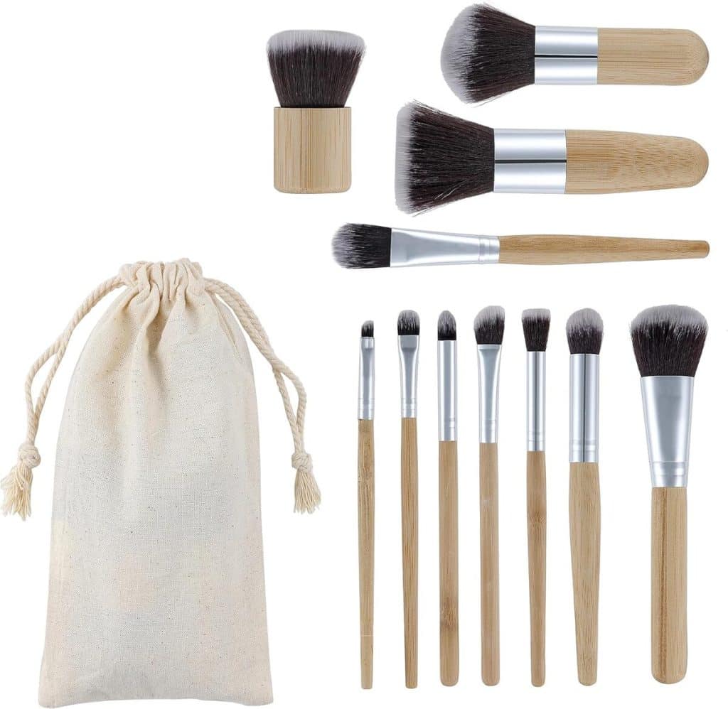 Avis sur le lot de 11 pinceaux maquillage professionnels Foolzy kabuki