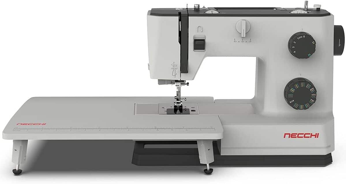 Test de la machine à coudre Necchi Q132A : performance et design noir élégant