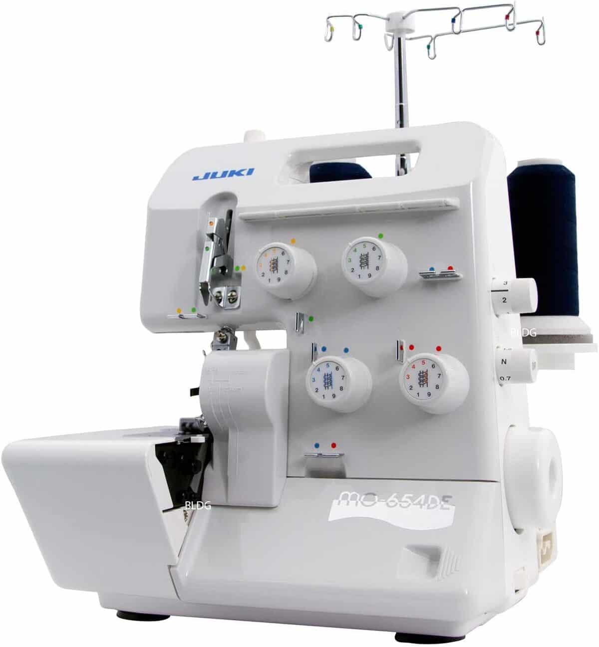 Test de la surjeteuse Juki MO-654DE : efficacité et précision