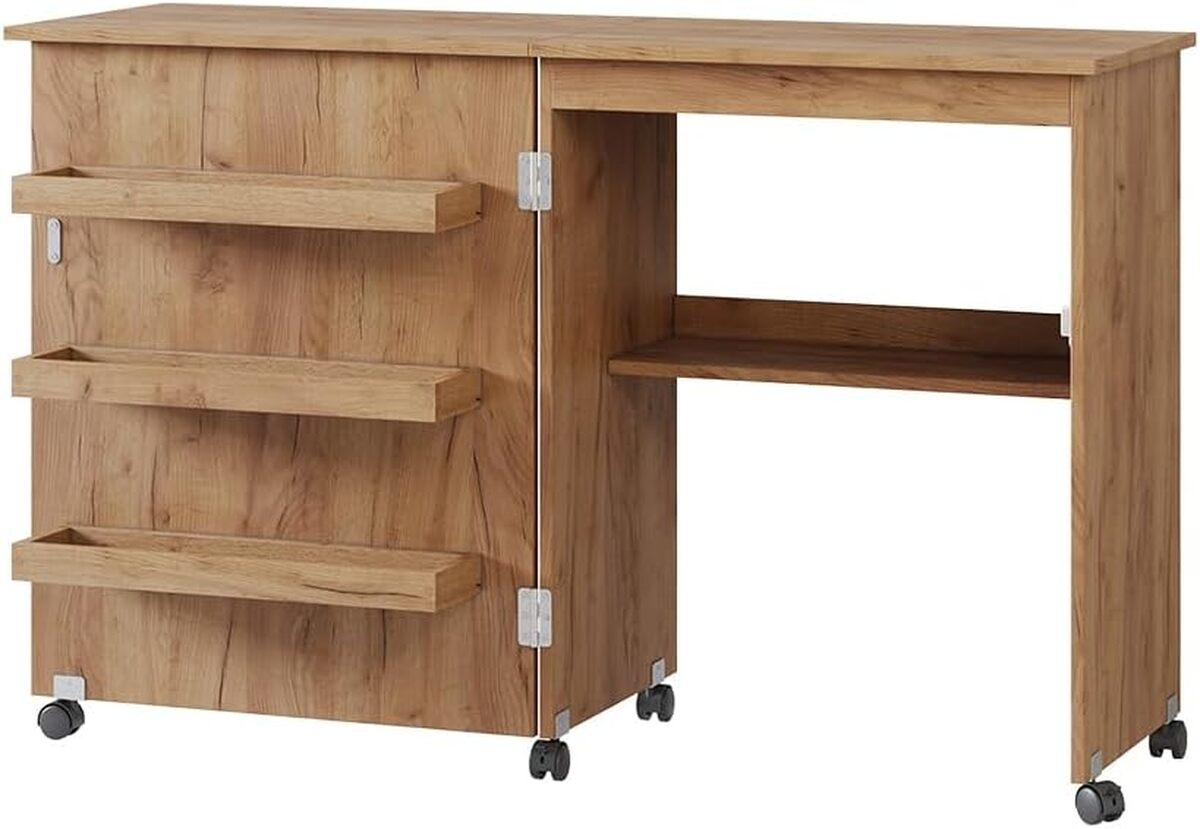 Test de la table de couture Carmen Vicco : chêne avec 3 étagères