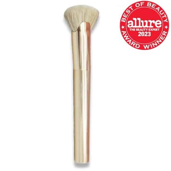 Découvrez notre avis sur le Patrick Ta Major Sculpt, un pinceau contour révolutionnaire qui transforme votre routine maquillage avec des résultats professionnels