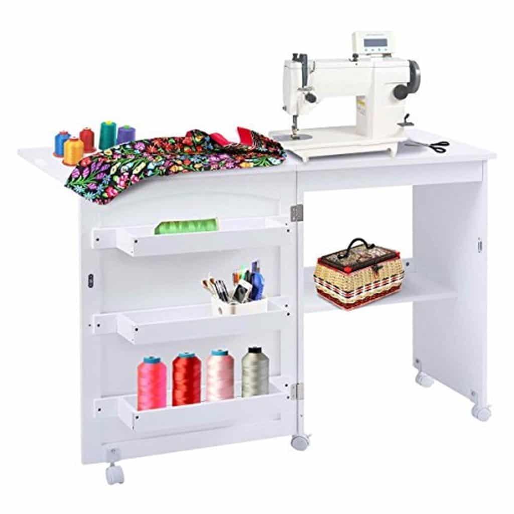 Essai : armoire pliable blanche pour machine à coudre