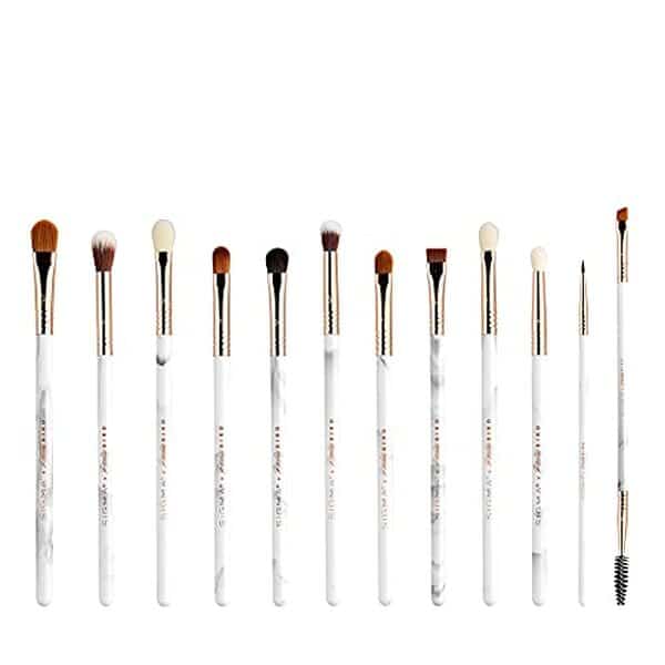 Découvrez notre test complet des pinceaux yeux Sigma Beauty BeautyyBird : qualité, performance et prix. Avis détaillé et comparatif avec les meilleures marques.