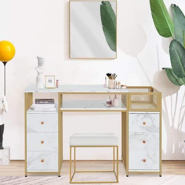 Découvrez notre test détaillé du bureau MCombo 2425 avec 6 tiroirs et étagères : design, fonctionnalité et qualité analysés pour vous.